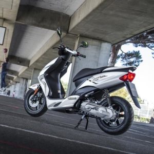Yamaha Jog R 50 cc 2016 foto en ciudad