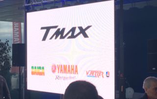 Inicio de la presentacion de la TMAX por Yamaha VFerrer y Saica