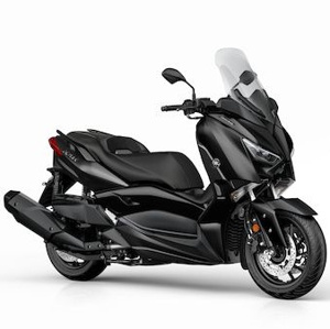 2019 Yamaha XMAX 400 IRON MAX con motor de 400 cc eu4